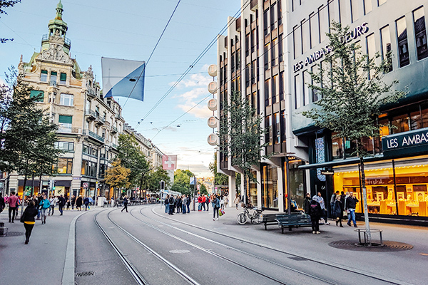 Bahnhofstrasse Shoppen